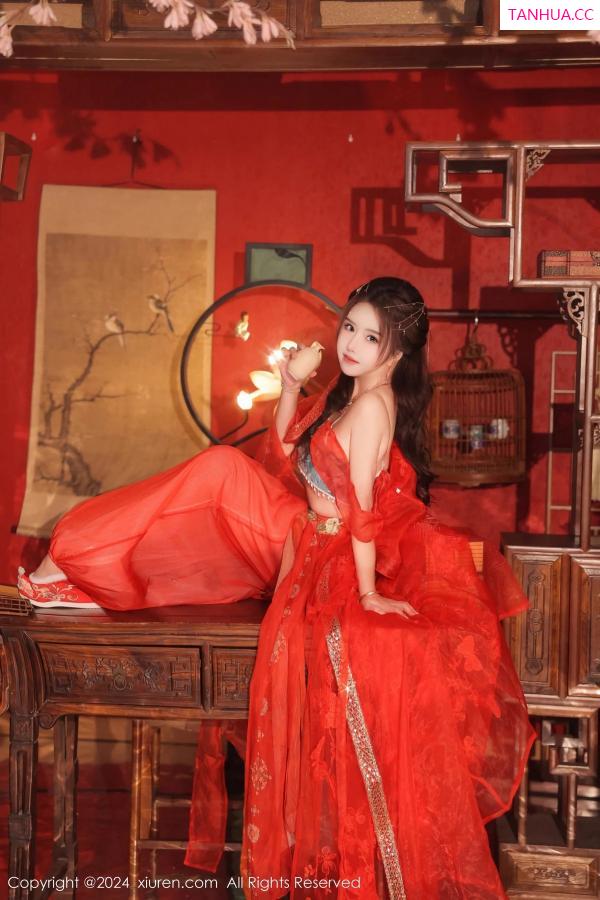   [XiuRen]高清写真图 2024.02.27 No.8146 小薯条nienie 性感美腿第79张图片